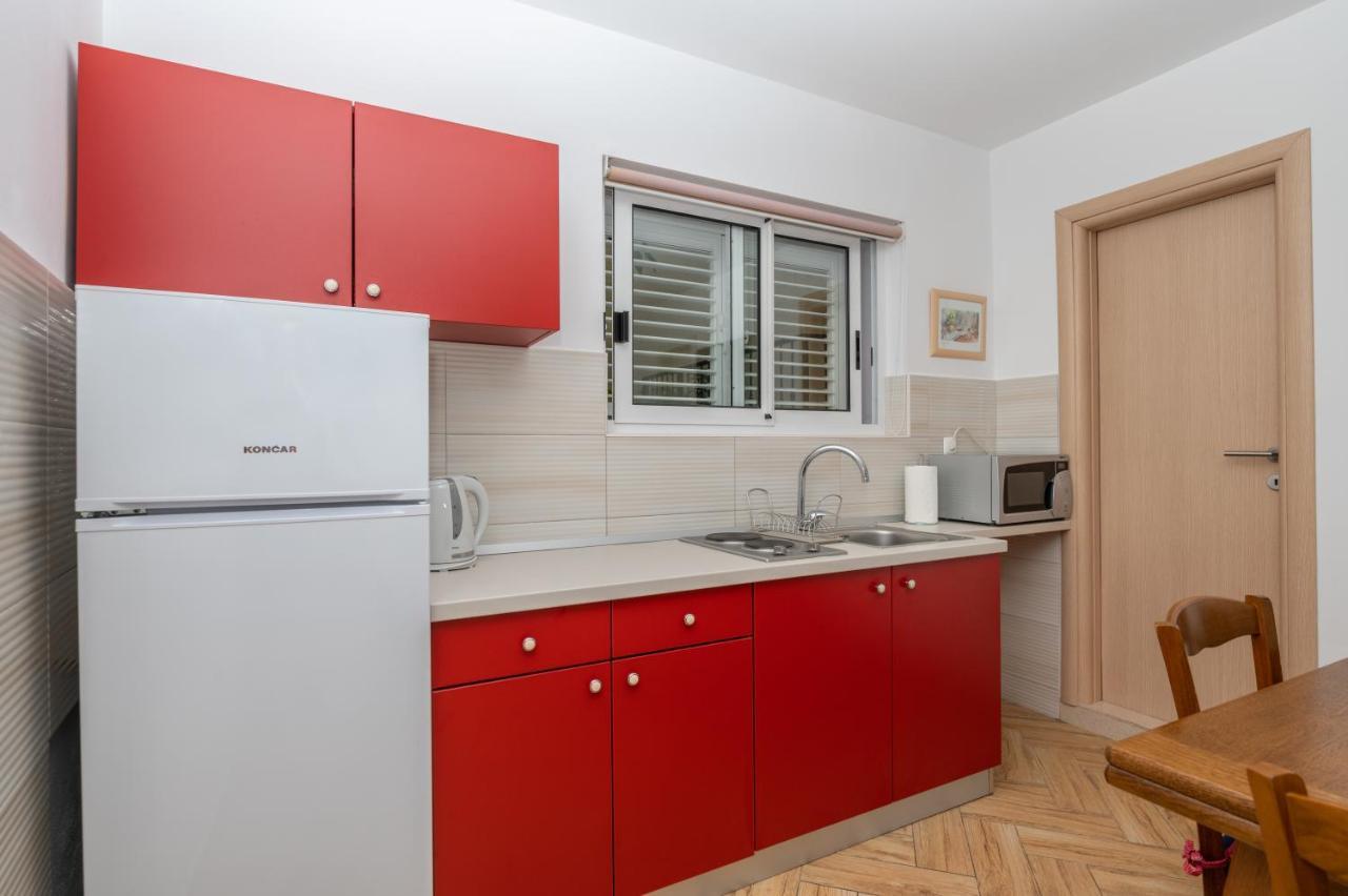 Apartman Karmen มาคาร์สกา ภายนอก รูปภาพ
