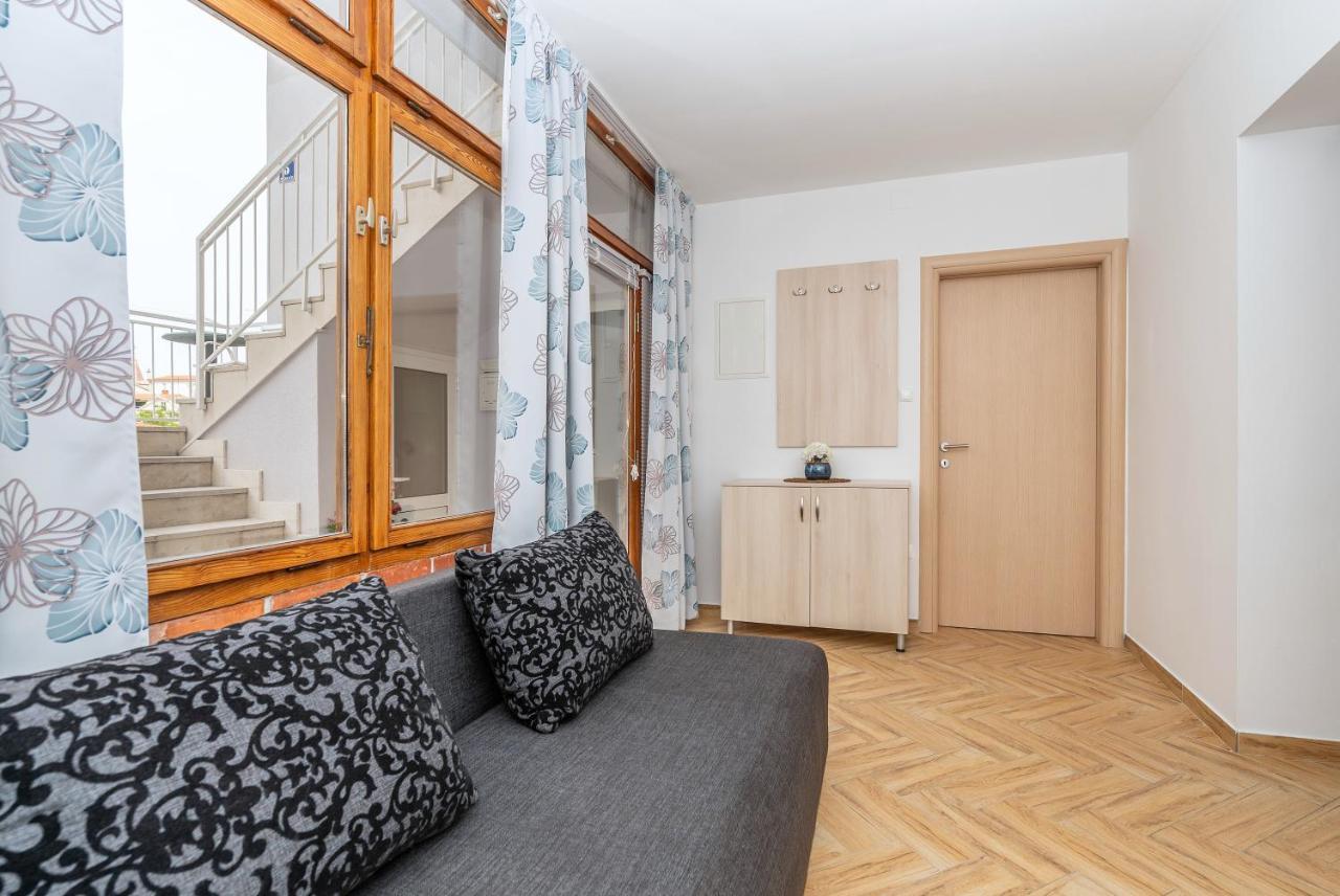 Apartman Karmen มาคาร์สกา ภายนอก รูปภาพ